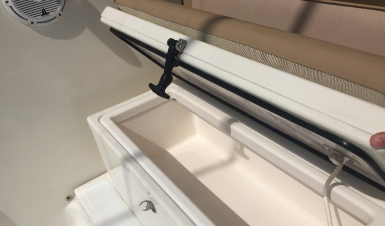 34 Sea Ray Frigid Rigid Cooler/Seat