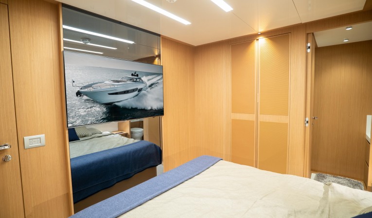 88 Riva Guest Stateroom Port 2