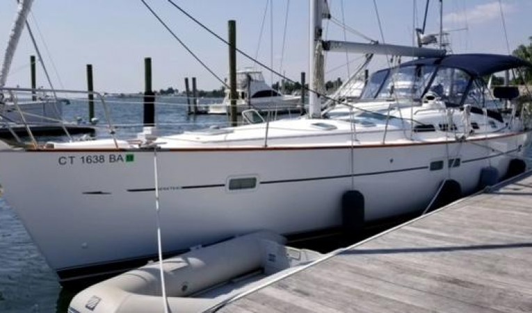 42 Beneteau America Port side at the dock