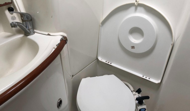 42 Beneteau America Forward head and separate shower ensuite with stateroom