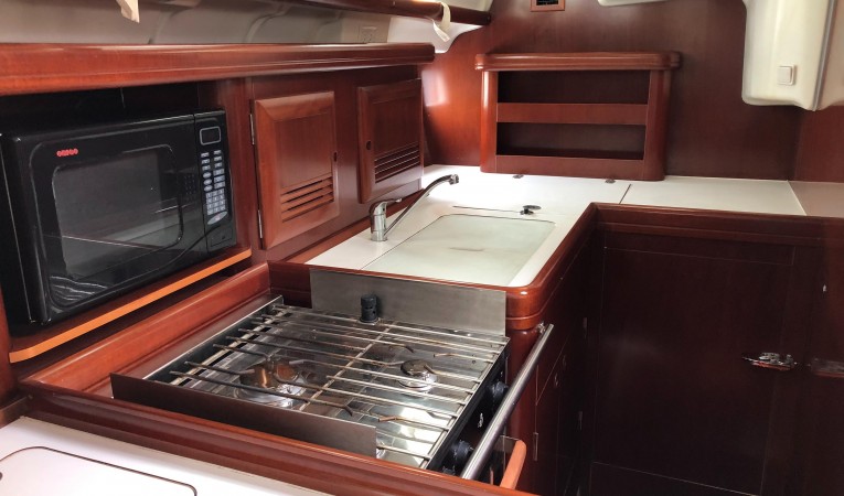 42 Beneteau America Galley