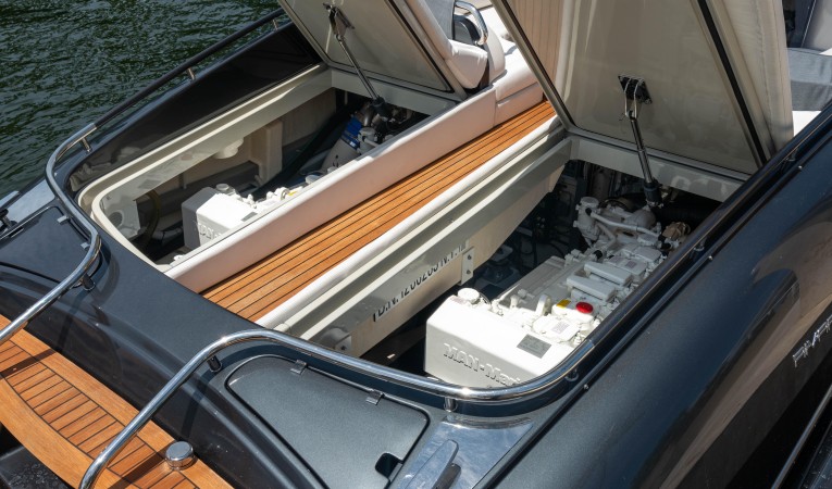 44 Riva 