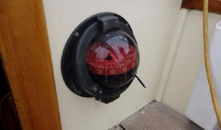 49 POTTER DESIGN Compass on Cockpit Bulkhead