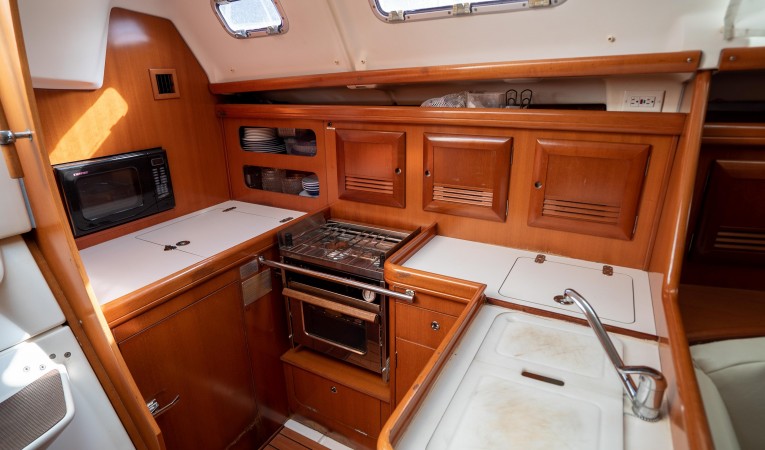 39 Beneteau 