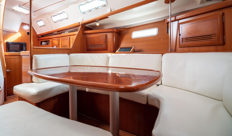 39 Beneteau 