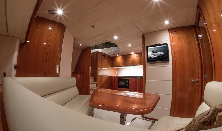 62 Sunseeker Dinette