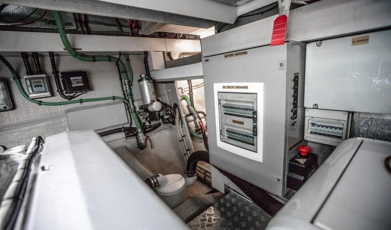 62 Sunseeker Engine Room