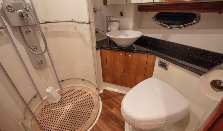 62 Sunseeker VIP Head