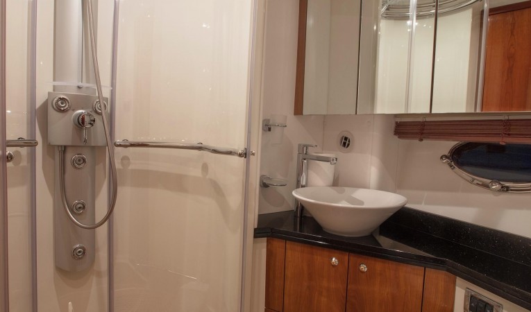 62 Sunseeker VIP Head