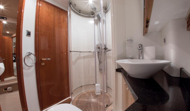 62 Sunseeker VIP Head