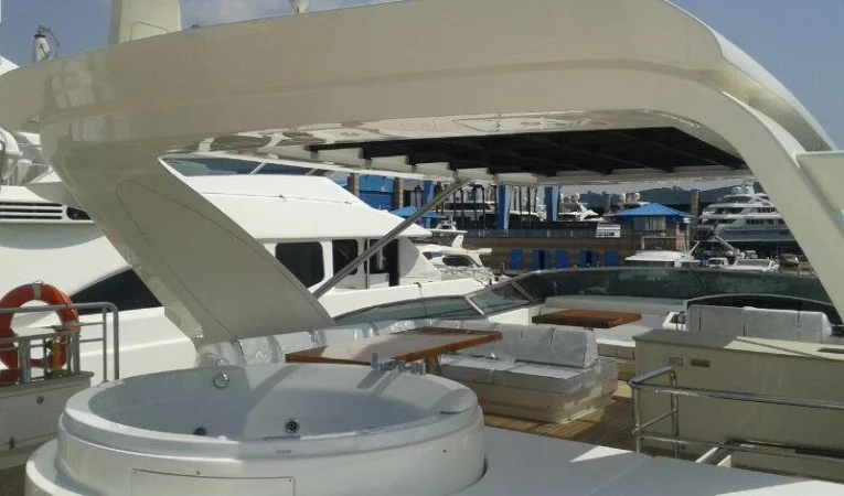 100 Azimut Flybridge