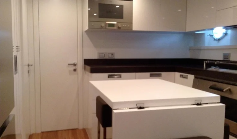 100 Azimut Galley