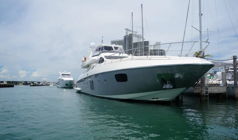 100 Azimut Front side Azimut 100