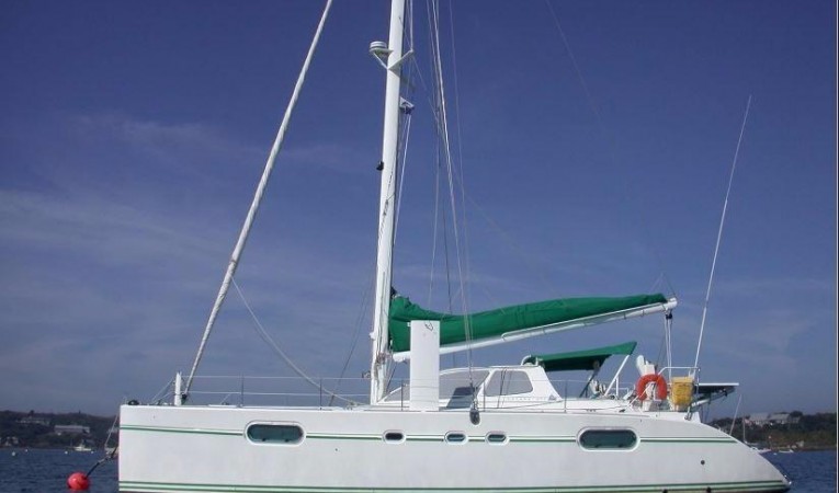 47 Catana 