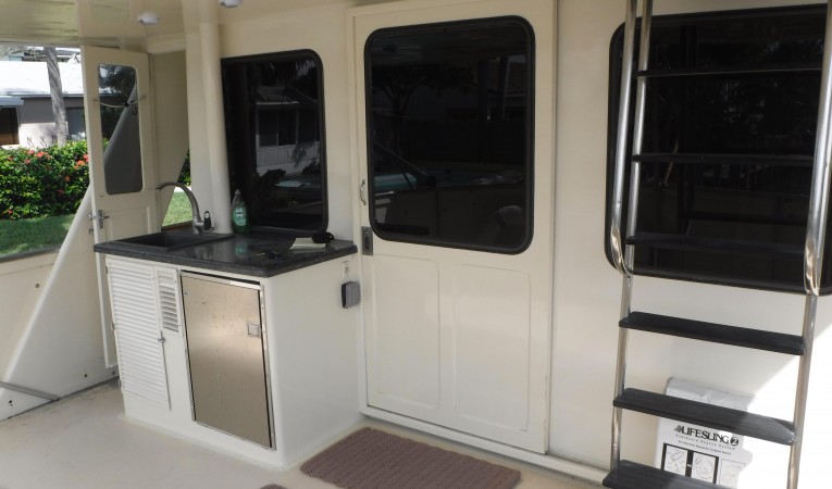 56 Hartman-Palmer Aft Deck