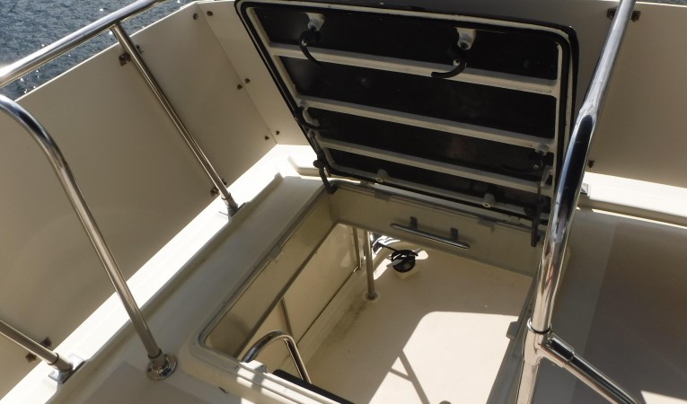 56 Hartman-Palmer Flybridge hatch