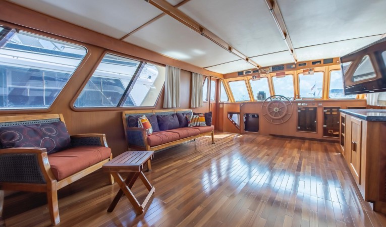 56 Hartman-Palmer Main salon forward