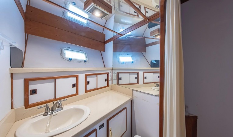 56 Hartman-Palmer Crew Bath