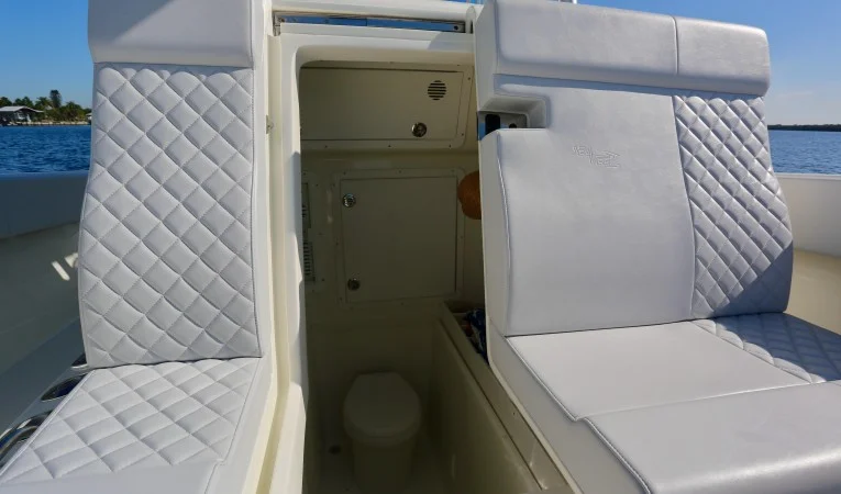 39 SeaVee 