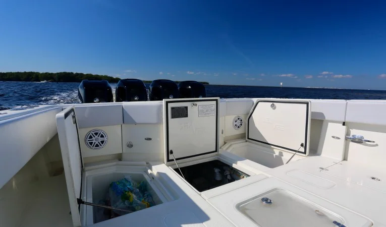 39 SeaVee 