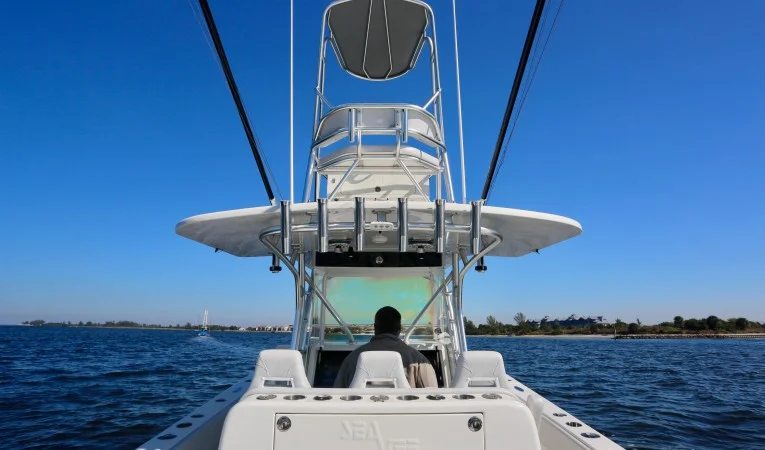 39 SeaVee 