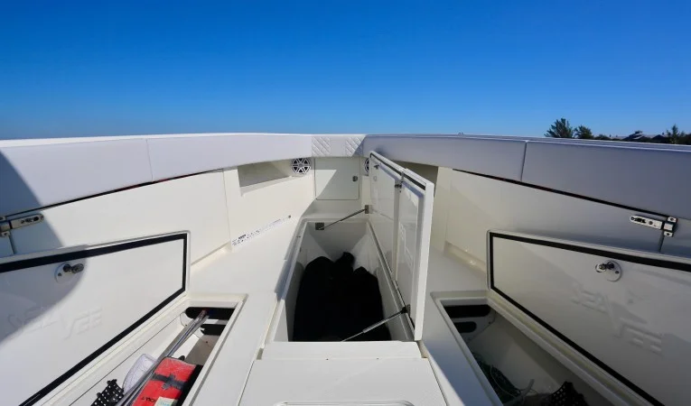 39 SeaVee 