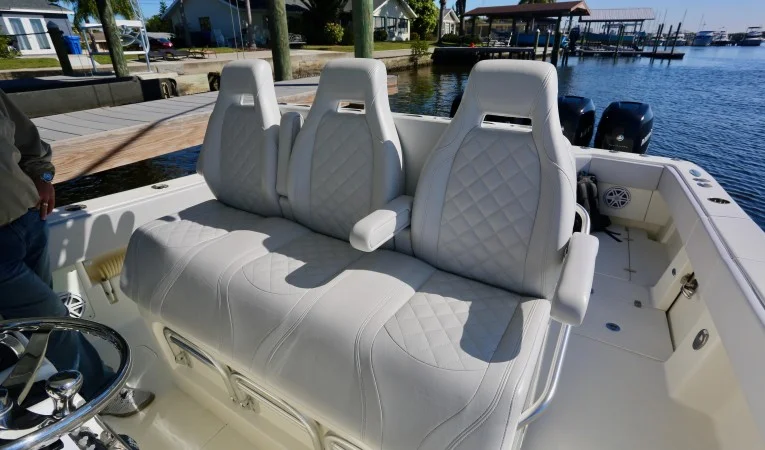 39 SeaVee 