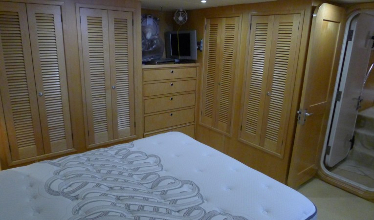 63 Cape Horn Master Stateroom