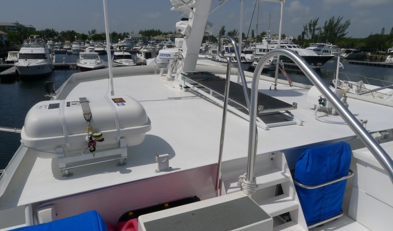 63 Cape Horn Flybridge