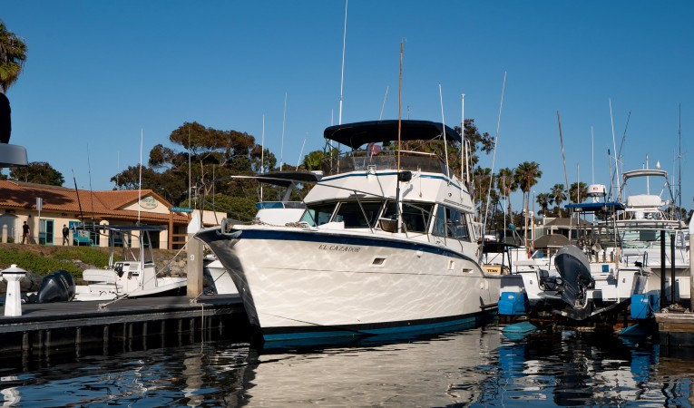 42 Hatteras 