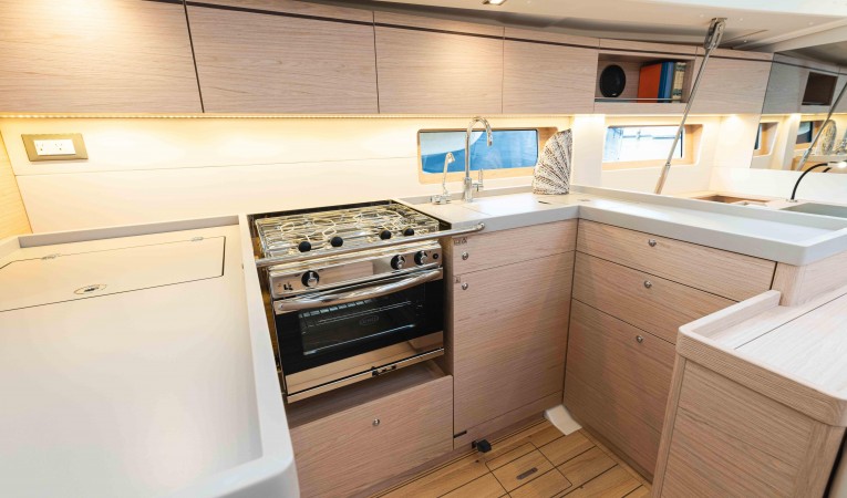 51 Beneteau 