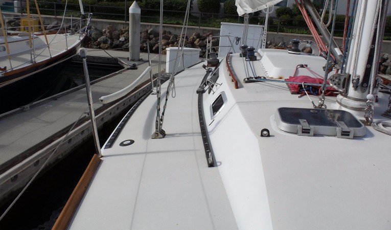 37 Express Starboard side deck