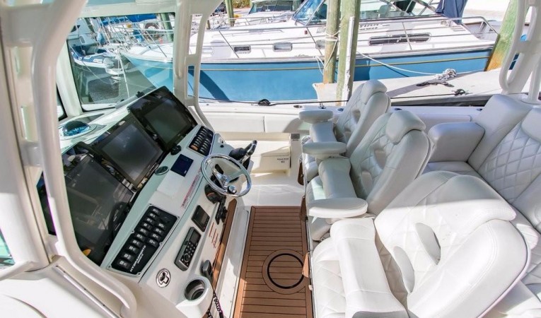 42 Hydra Sports Custom 