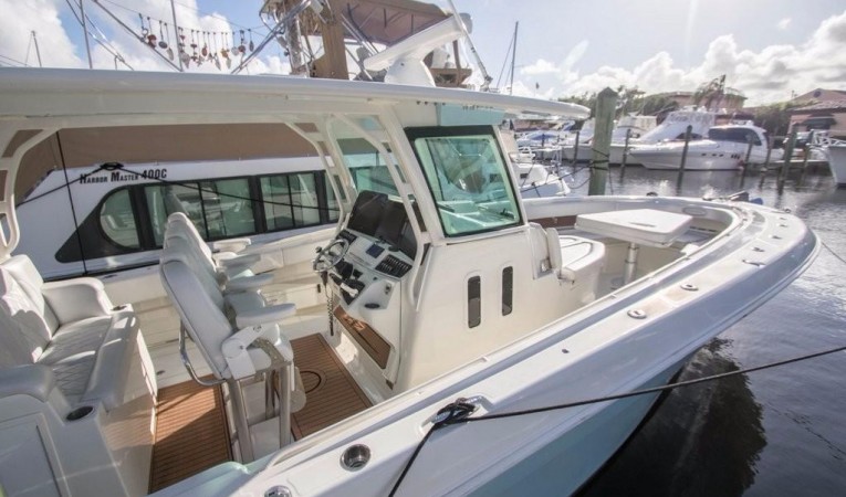 42 Hydra Sports Custom 