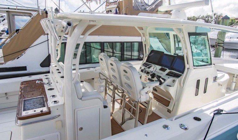 42 Hydra Sports Custom 