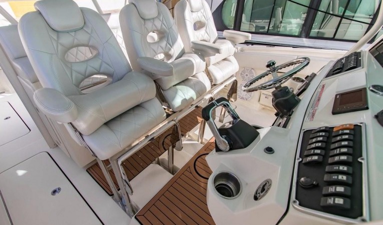 42 Hydra Sports Custom 