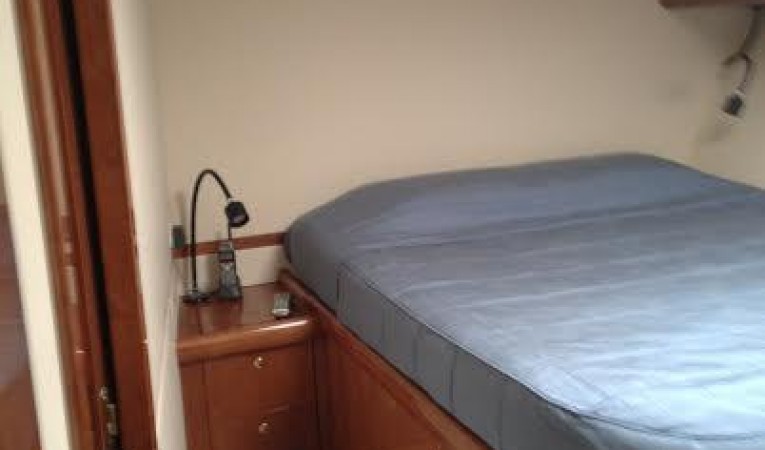 85 SHOELL MARINE STARBOARD GUEST S/R