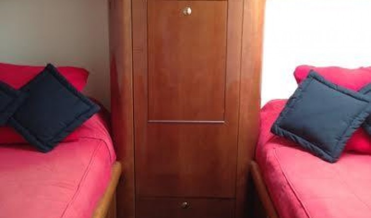 85 SHOELL MARINE PORT GUEST S/R