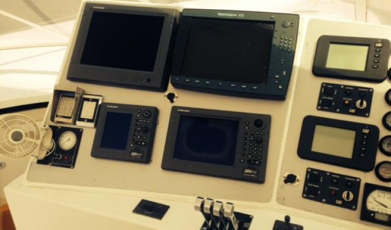 85 SHOELL MARINE HELM STATION