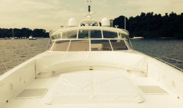 85 SHOELL MARINE FOREDECK