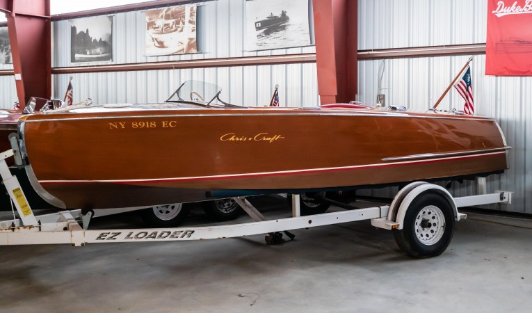 18 Chris-Craft 