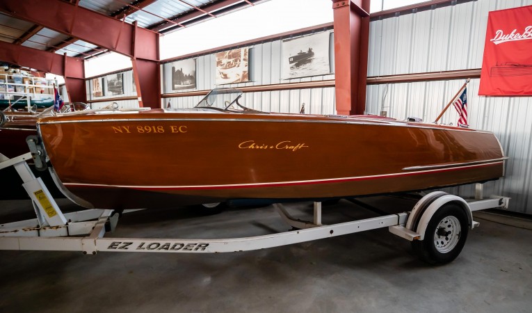 18 Chris-Craft 