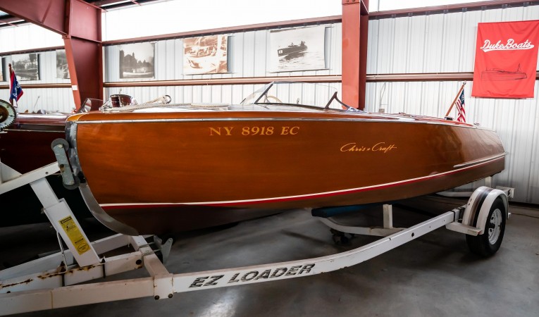 18 Chris-Craft 