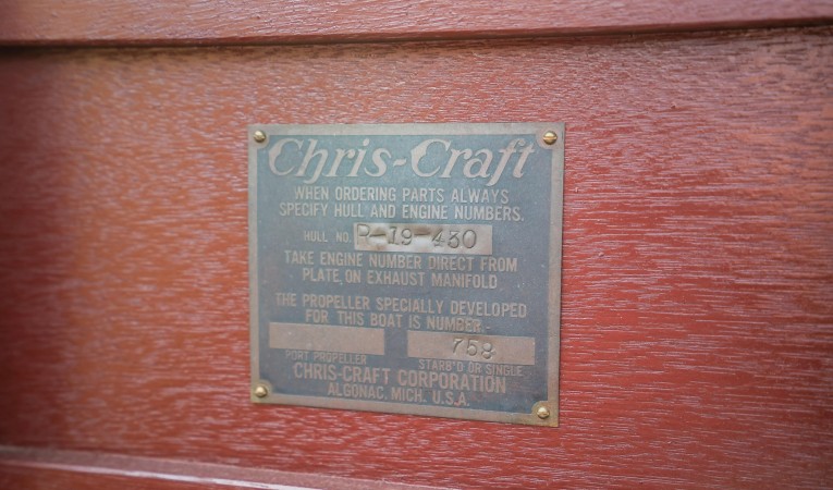 19 Chris-Craft 