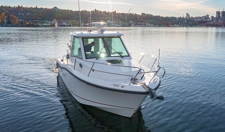 28 Boston Whaler 