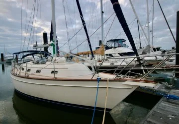 38' Island Packet 2002