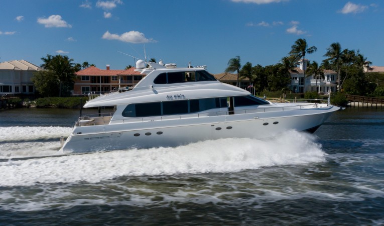 76 Lazzara Yachts 