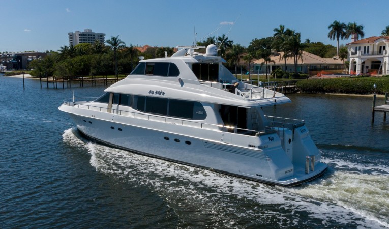 76 Lazzara Yachts 