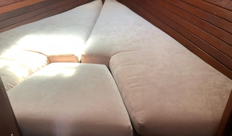38 Morgan V-berth cushions without slip cover