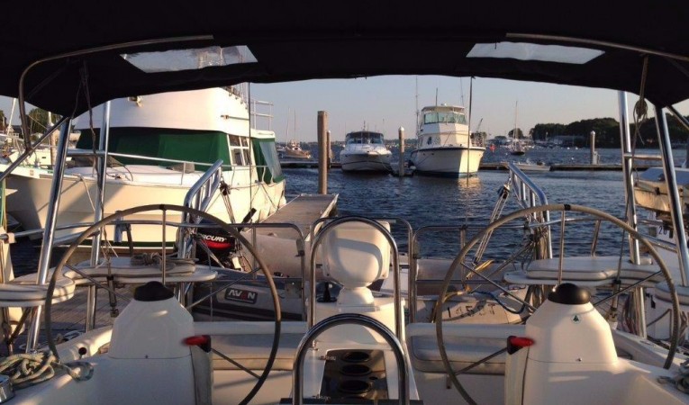 40 Catalina Cockpit looking aft